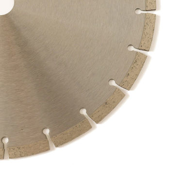 Diamond Blade Cold Press dividido en segmentos 4.3inch ‘110×1.2/1.8×10×20×8T para los fines generales con larga vida
